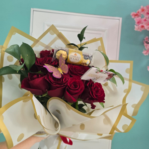 Bouquet x 12 rosas + Chocolates x 3